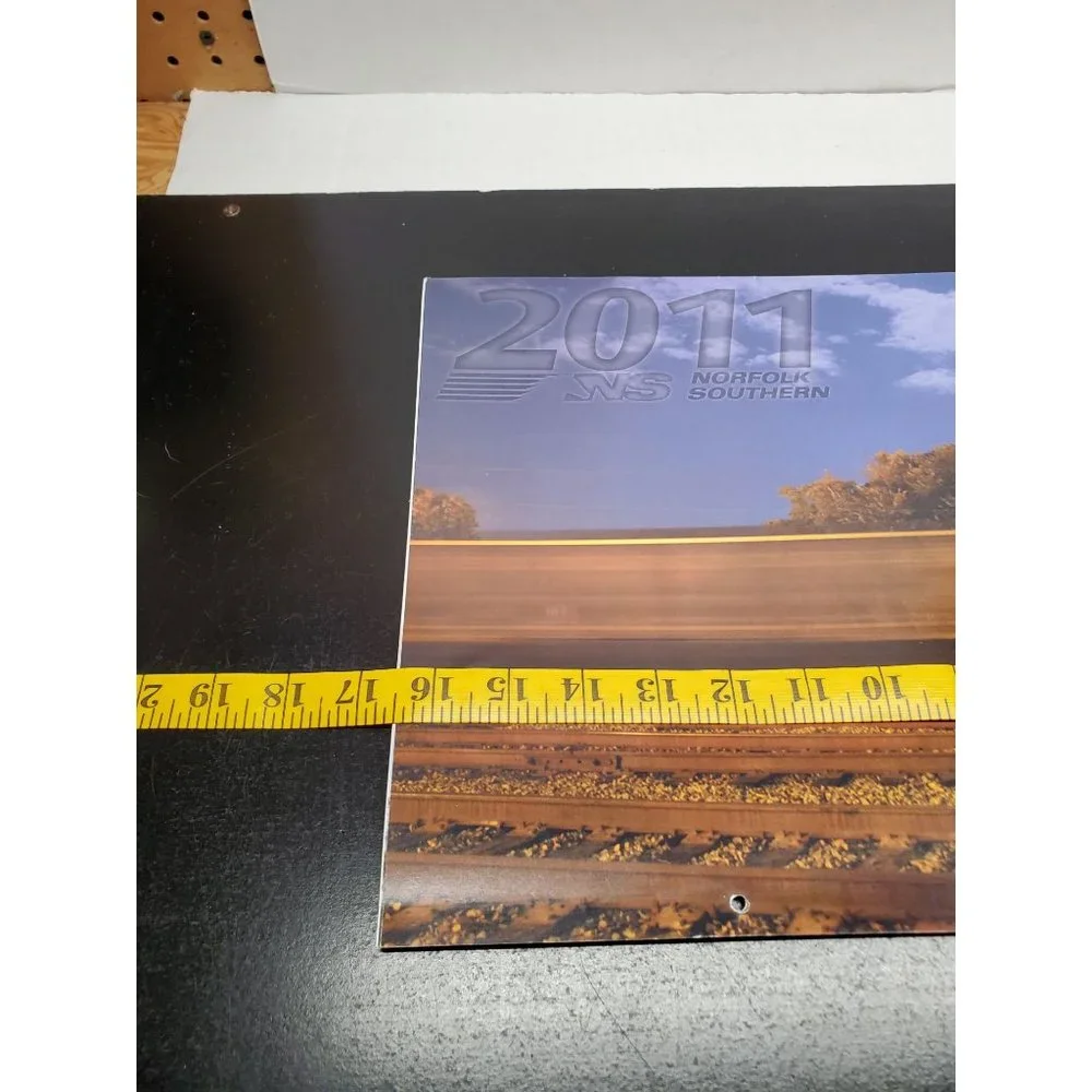 2011‎ Norfolk Southern Railroad Calendar - Oversize
